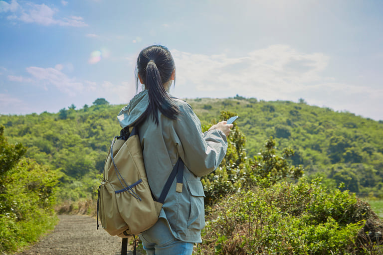 女性一人旅の安全対策と注意点