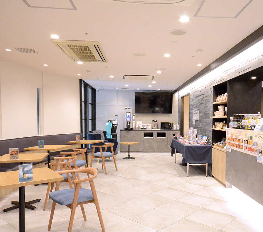 ラウンジで寛ぐ